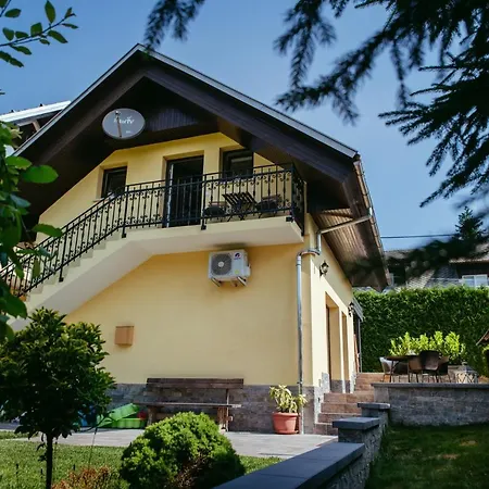 Apartment Oddih With Terrace And Private Sauna Bled